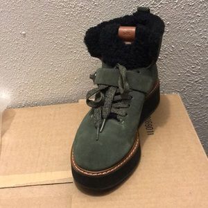Never worn- WITH BOX!!COACH-URBAN HIKER GREEN BOOT